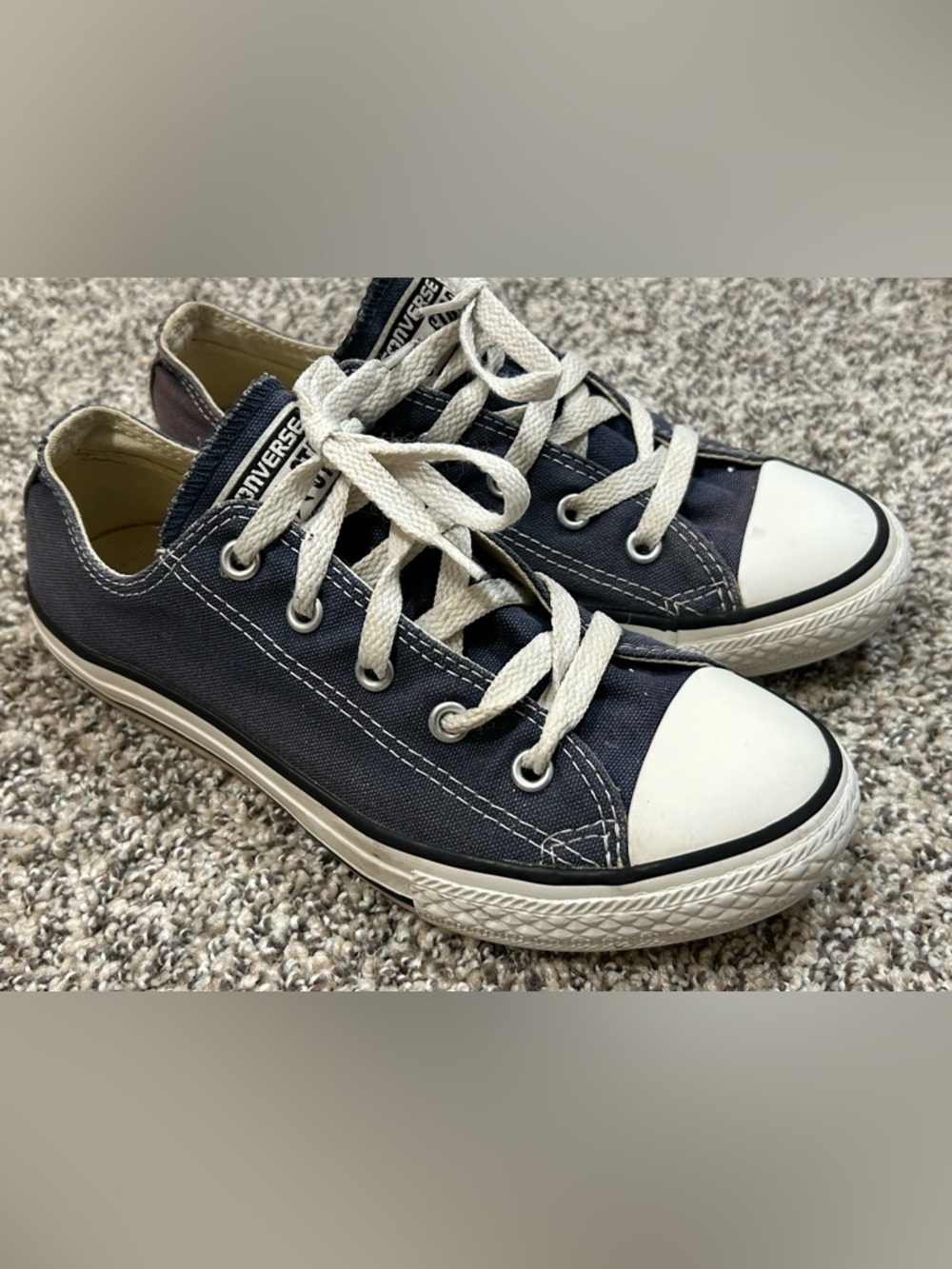 Converse Kids' Navy Low Top Canvas Sneakers size 2.5